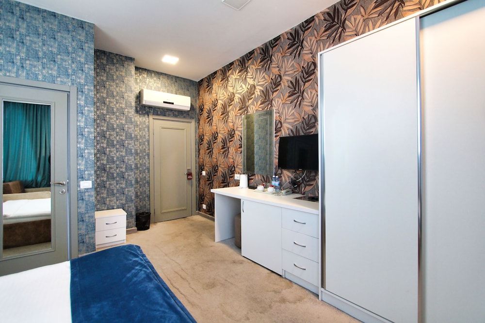 Sunday Hotel Deluxe Room, City View 2