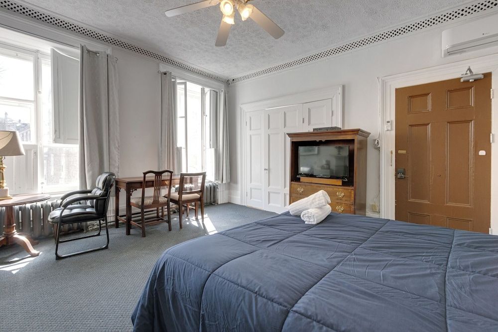 Hotel Le Cavalier - M11 Comfort Room 2