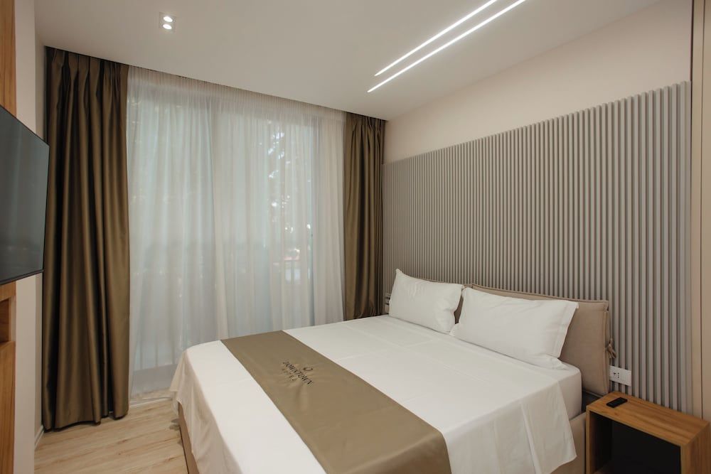 DownTown Hotel Double Room, City View