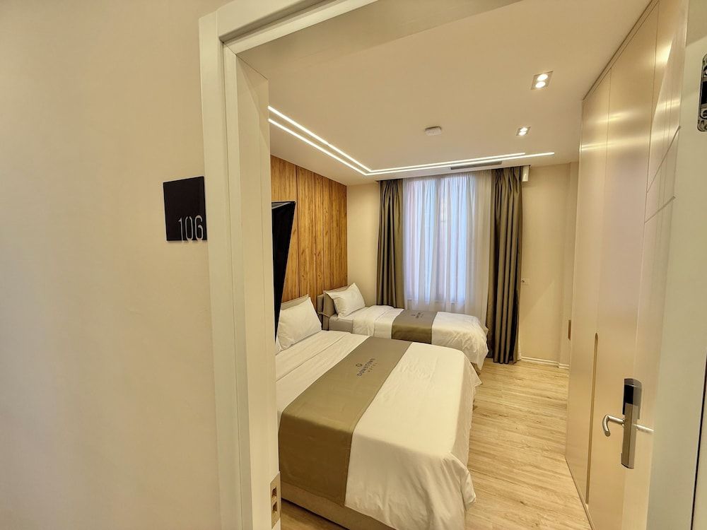 DownTown Hotel 1 Double + 1 Single Bed