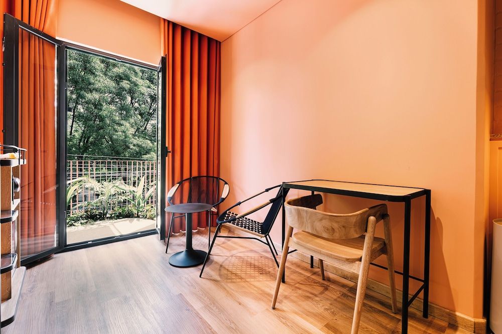 The Somos Bold Hotel Superior Double Room, 1 King Bed, Balcony 10