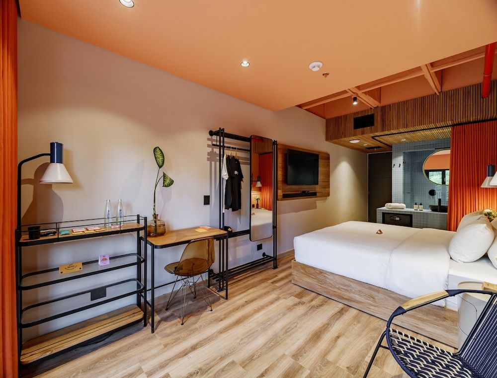 The Somos Bold Hotel Superior Double Room, 1 King Bed, Balcony 4