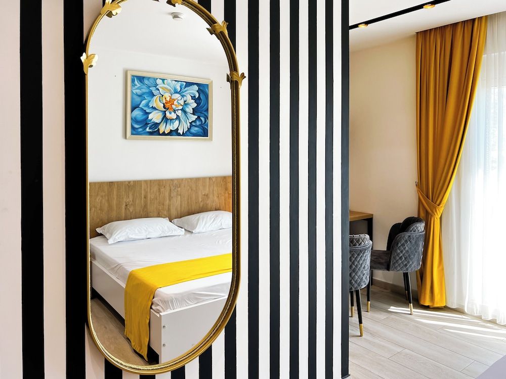 Jata Hotel Deluxe Double Room, Partial Lake View 17