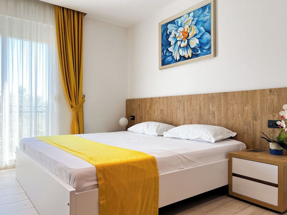 Jata Hotel Deluxe Double Room, Partial Lake View