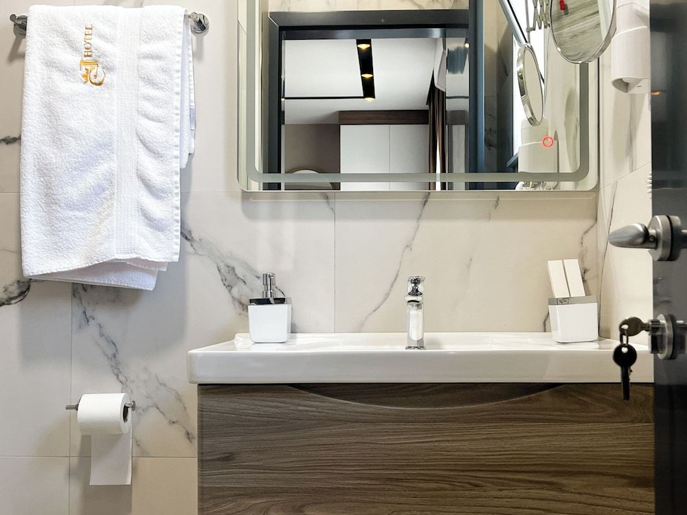 Jata Hotel Deluxe Double Room, Partial Lake View 29