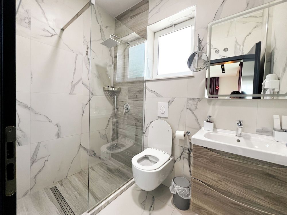 Jata Hotel Deluxe Double Room, Partial Lake View 36