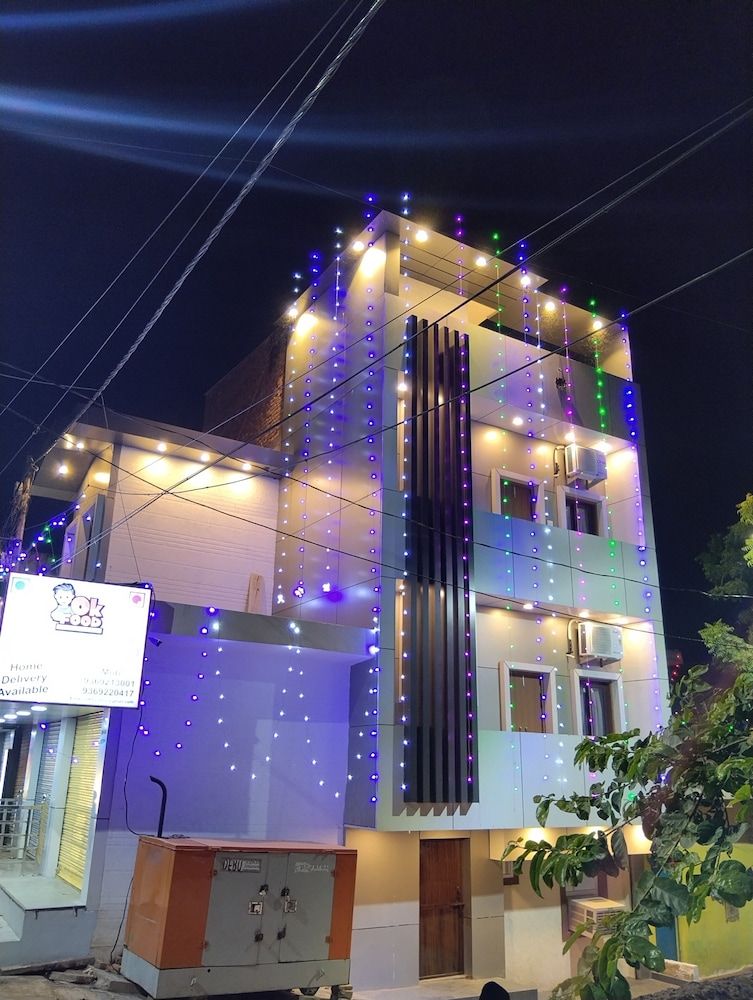 Hotel 7R Residency