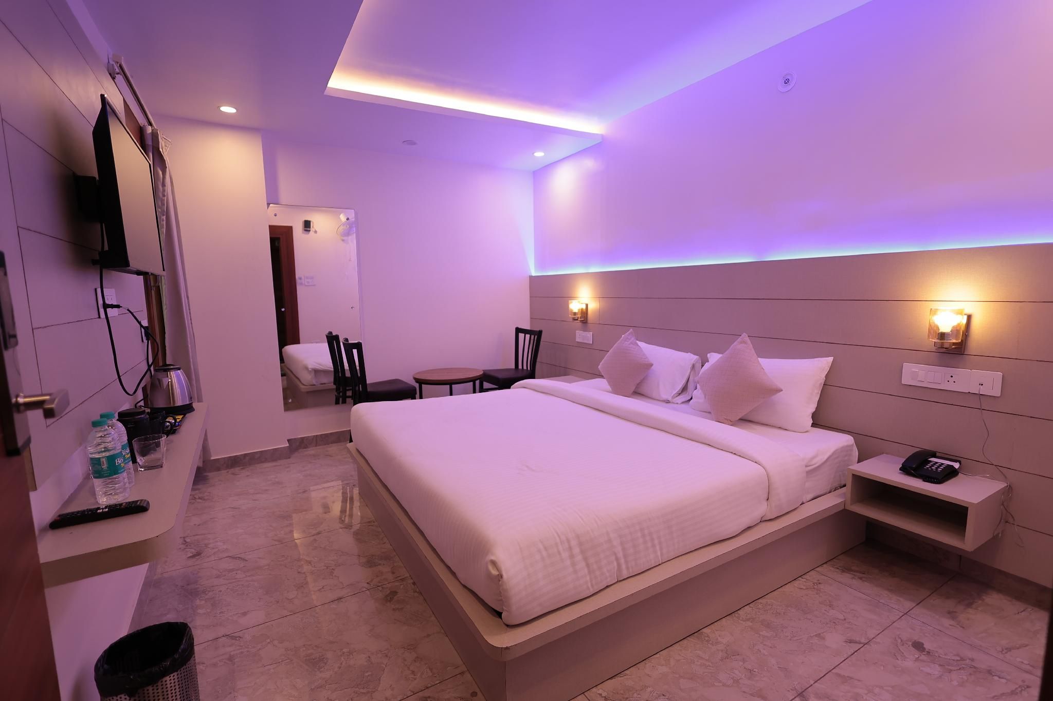 GREEN HILLS HOTEL Semi Deluxe Room 2