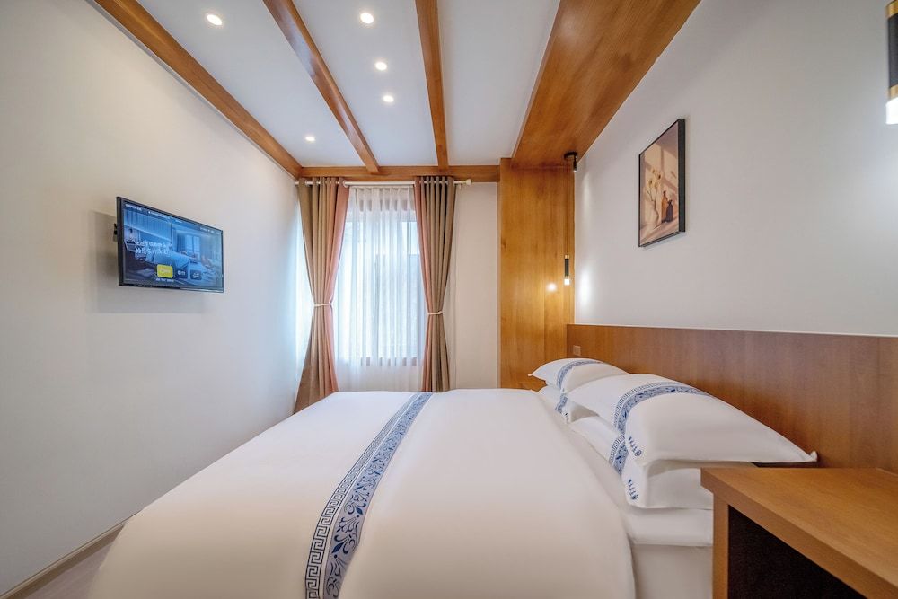 Namzhuo Tibetan-style Courtyard Manor Comfort Double Room, Garden View 3