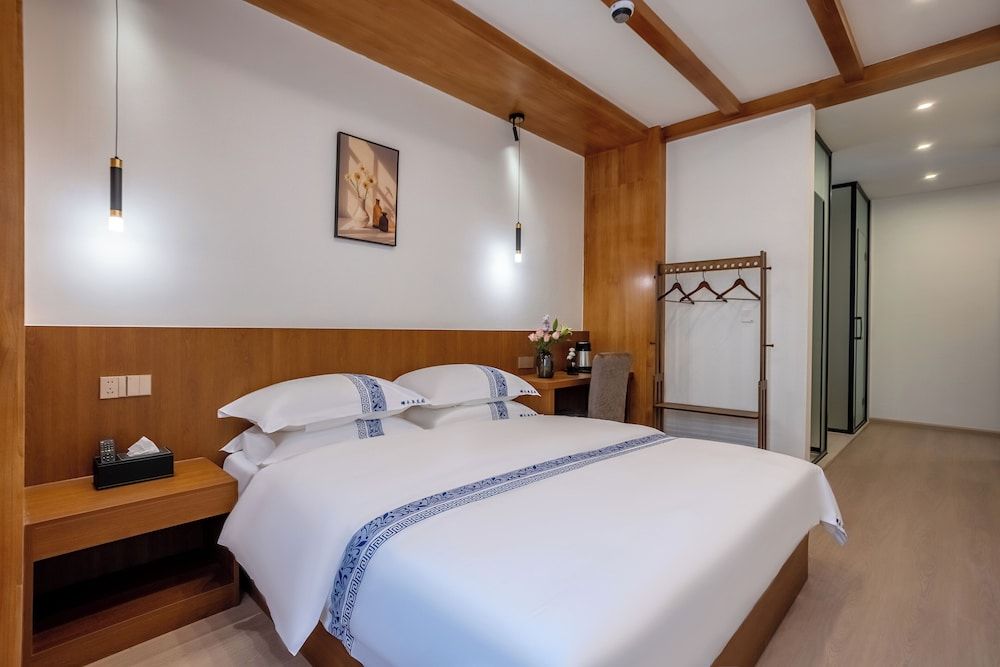 Namzhuo Tibetan-style Courtyard Manor Comfort Double Room, Garden View 2