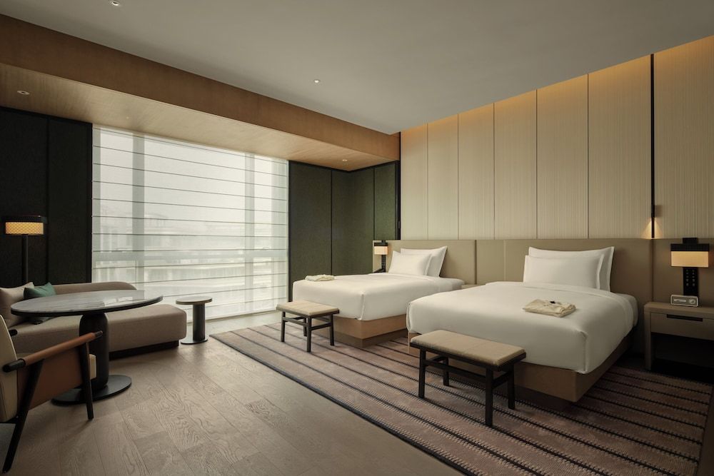 Surya Hotel Shanghai New Hongqiao Center Luxury Twin Room, 2 Double Beds, Non Smoking, City View