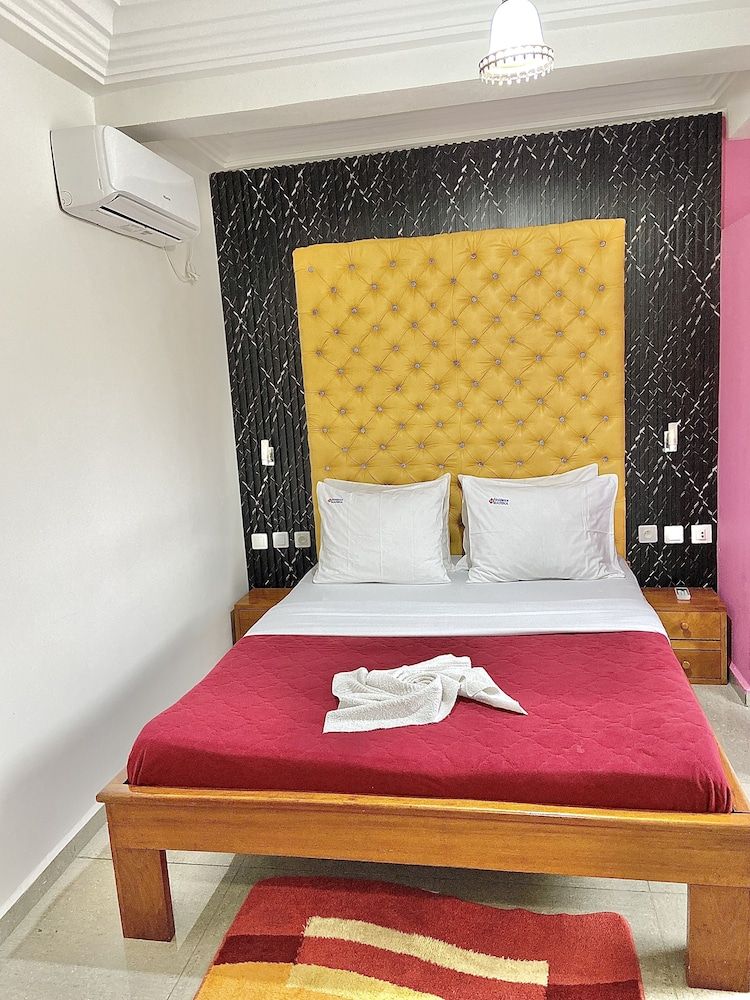 Residence La Marina Deluxe Apartment