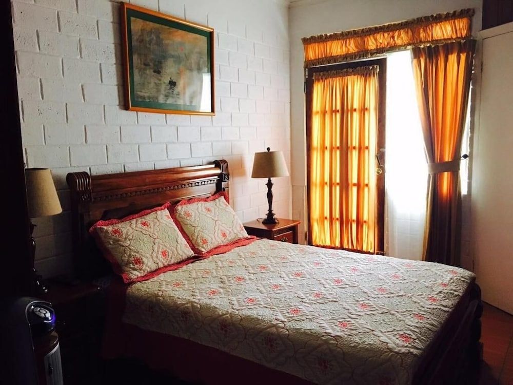Sura Bed and Breakfast Standard Double Room 4