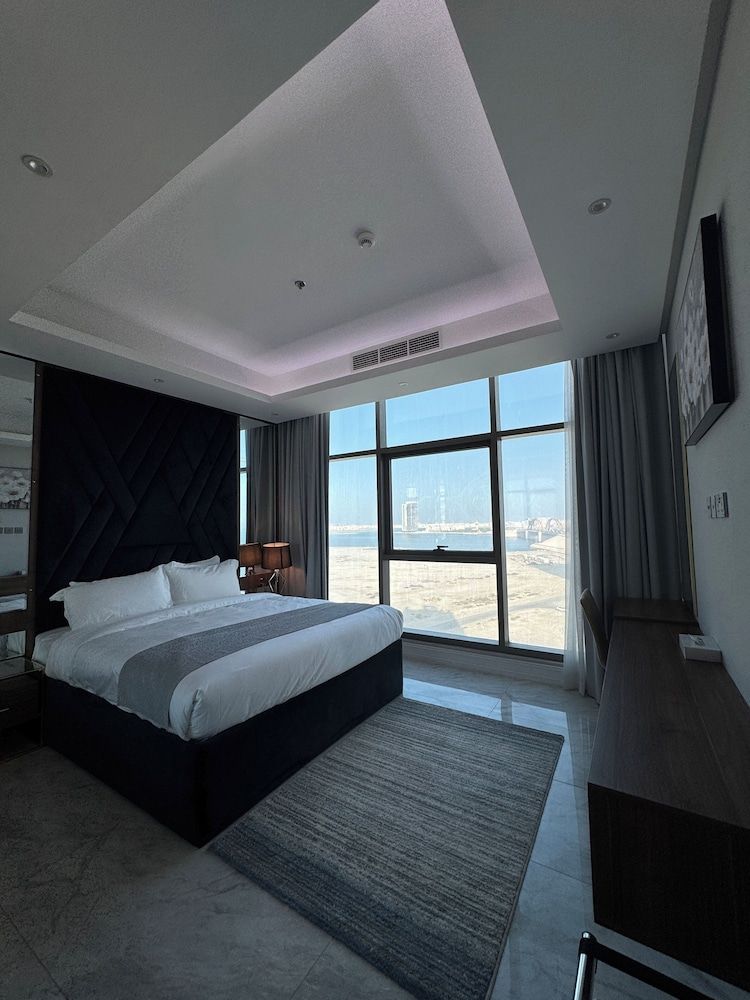 Al Safwa Two Deluxe Apartment, Balcony, Sea View