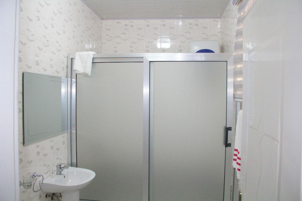 Gold Plus Hotel Ghana Standard Room, 1 Double Bed, Accessible, Private Bathroom 12