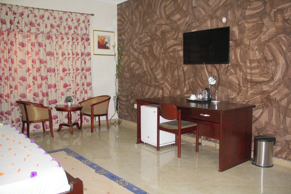 Gold Plus Hotel Ghana Premium Room, 1 King Bed, Accessible, Private Bathroom 9