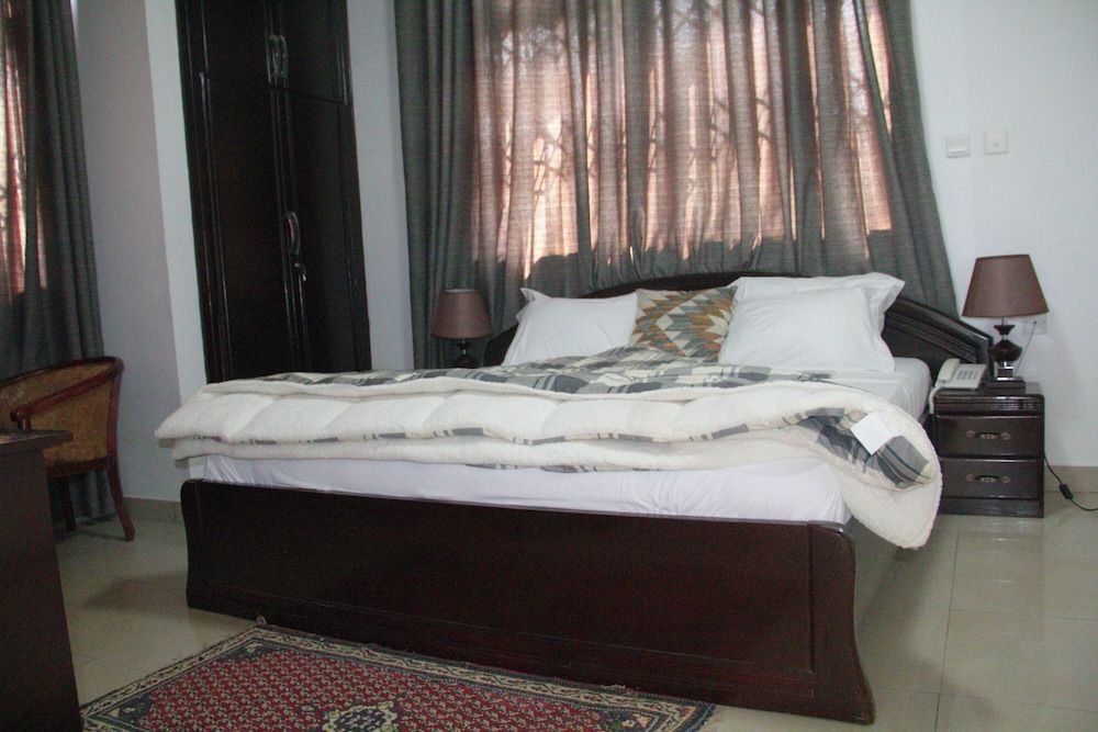 Gold Plus Hotel Ghana Standard Room, 1 Double Bed, Accessible, Private Bathroom 5