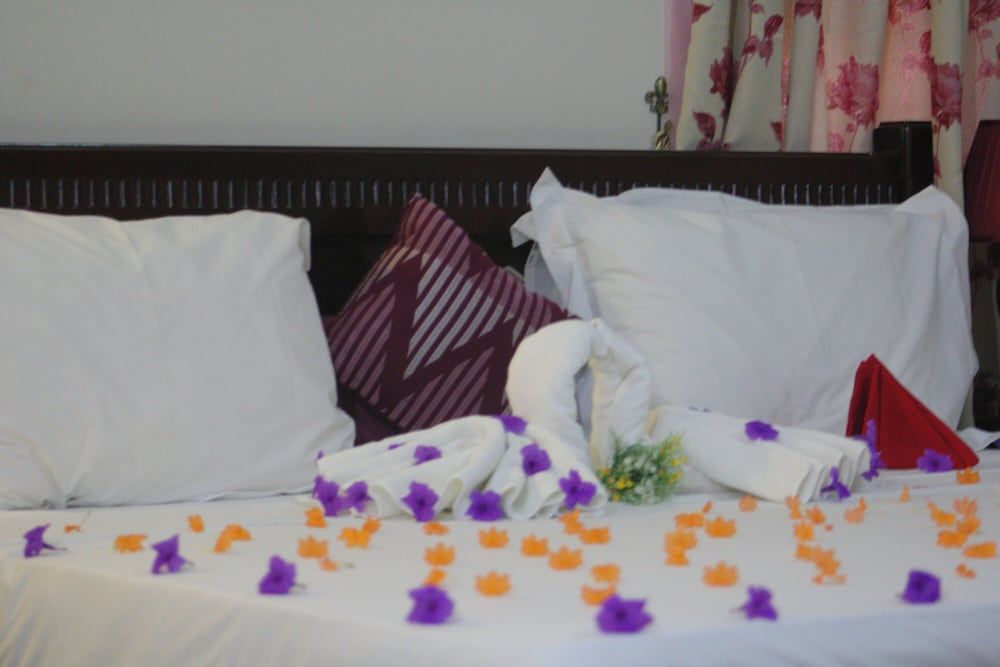Gold Plus Hotel Ghana Premium Room, 1 King Bed, Accessible, Private Bathroom 6