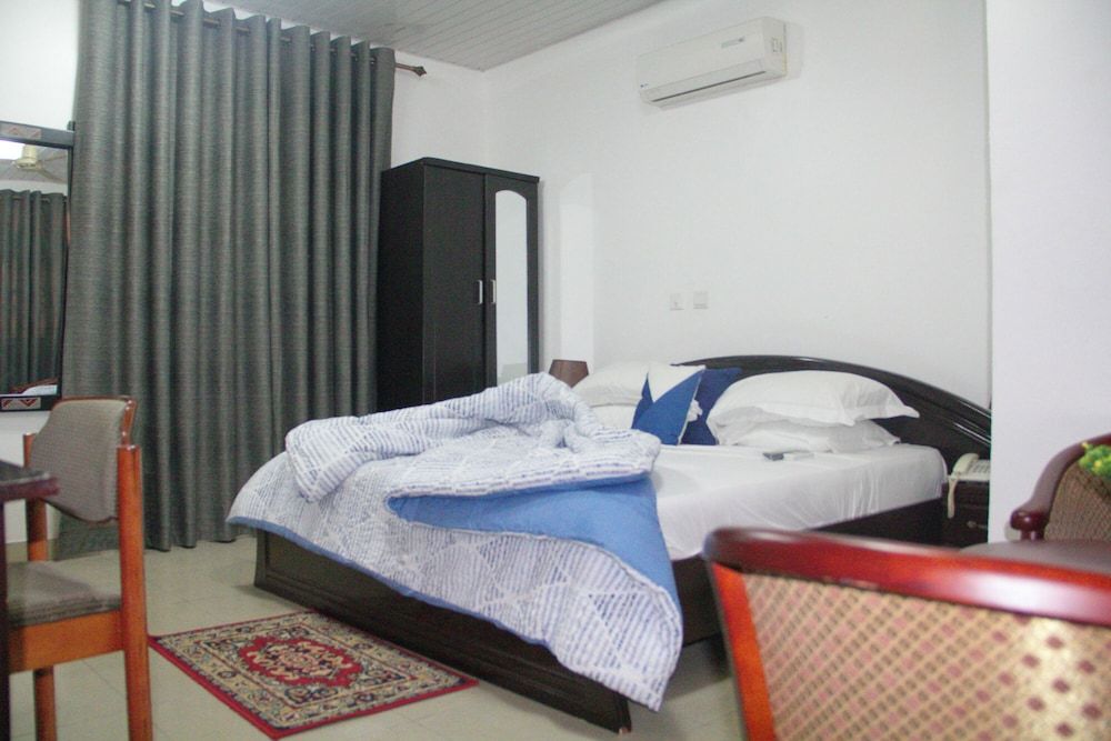 Gold Plus Hotel Ghana Standard Room, 1 Double Bed, Accessible, Private Bathroom 8