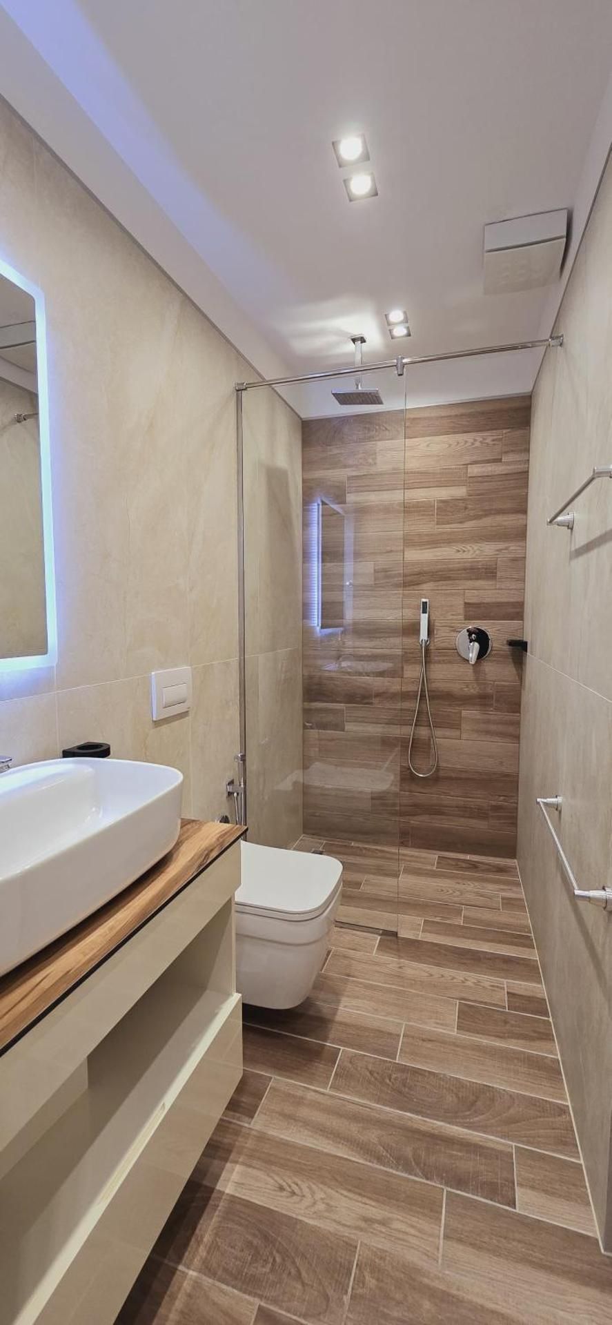 Apartment with Balcony