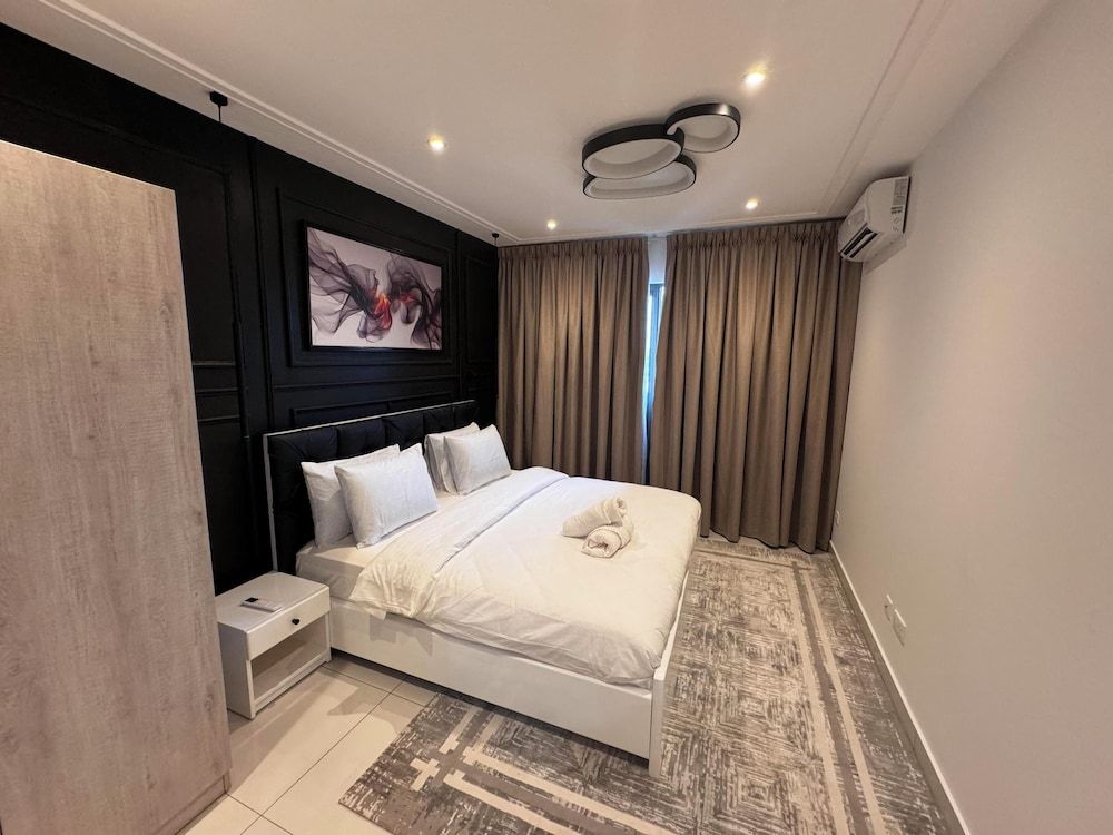 Loxwood Abode Deluxe Apartment, City View