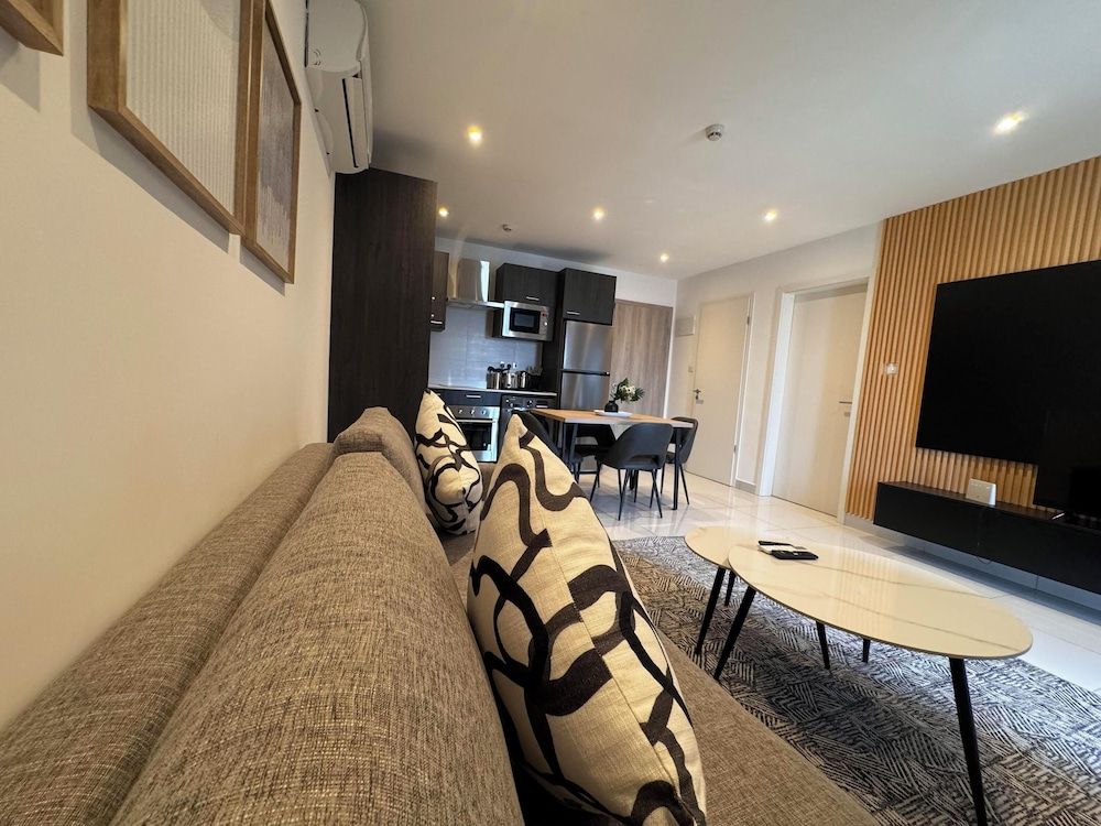 Loxwood Abode Deluxe Apartment, City View 9