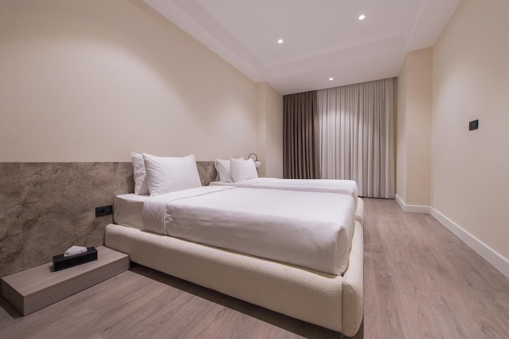 Lamer Sea Breeze Deluxe Apartment, 2 Bedrooms, Garden Area 2