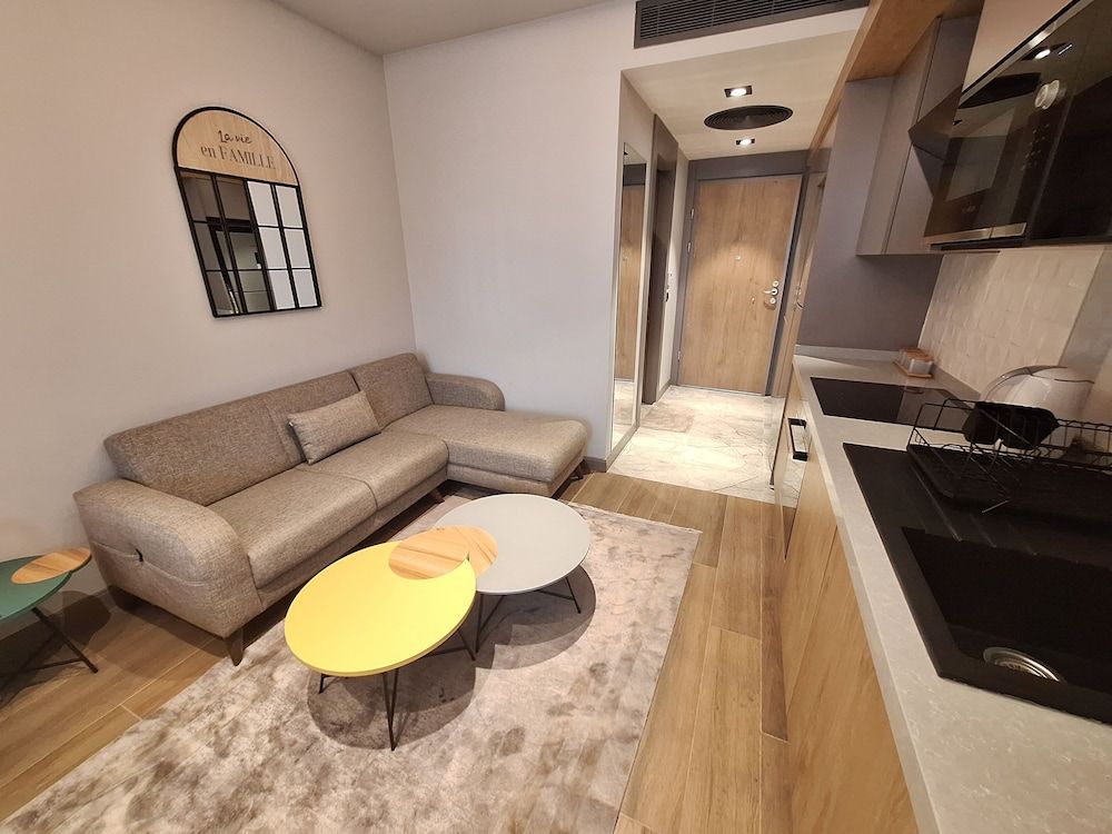 Diamond City by Cozy Executive Studio Suite 22