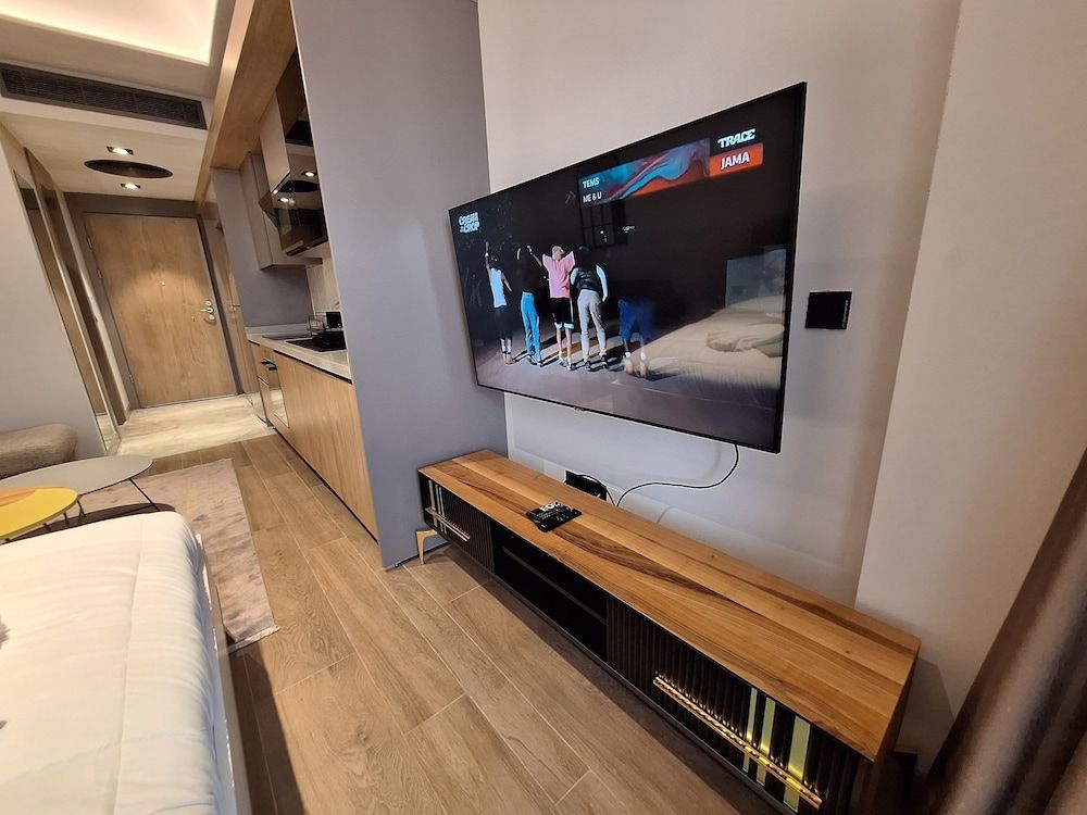 Diamond City by Cozy Executive Studio Suite 24