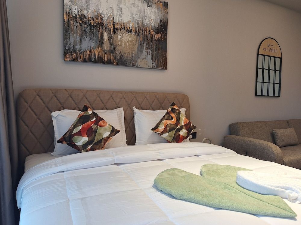 Diamond City by Cozy Executive Studio Suite