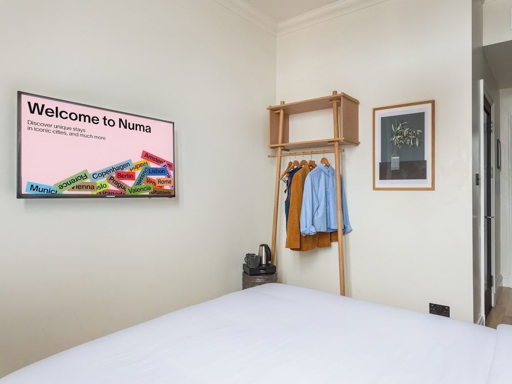 Numa London Chelsea Green Medium Room 2