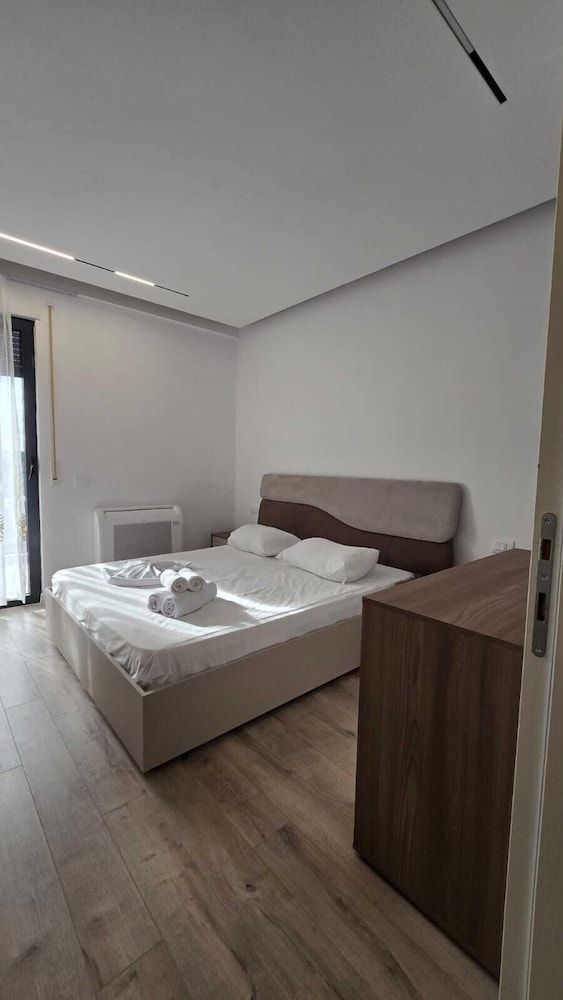 Tirent Apartment-One Bedroom Porcelan Apartment, 1 Bedroom, Balcony 2