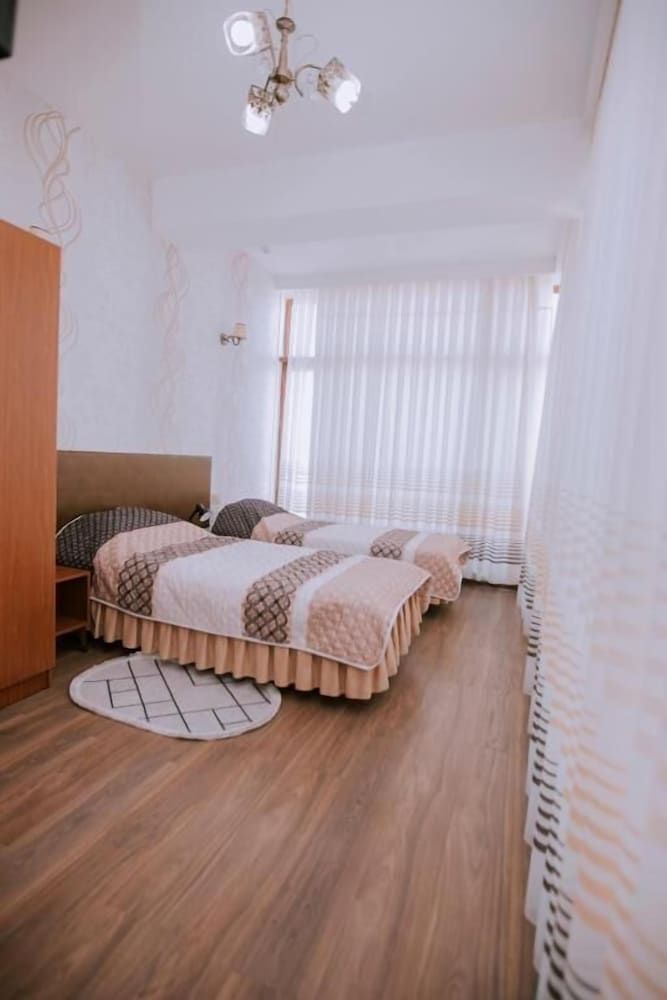 Sabah Hotel Twin Room, Patio, Courtyard View 4