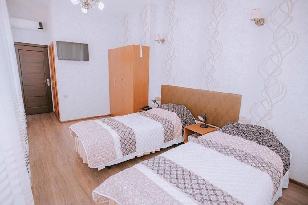 Sabah Hotel Twin Room, Patio, Courtyard View