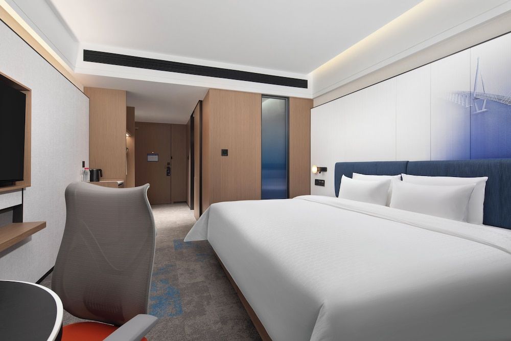 Hampton by Hilton Cixi Guanhaiwei Comfort Double Room, 1 King Bed, Air conditioning, Mountain View 5