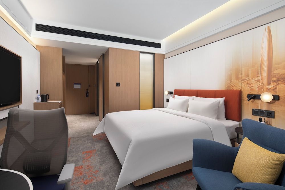 Hampton by Hilton Cixi Guanhaiwei Comfort Double Room, 1 King Bed, Air conditioning, Mountain View 2