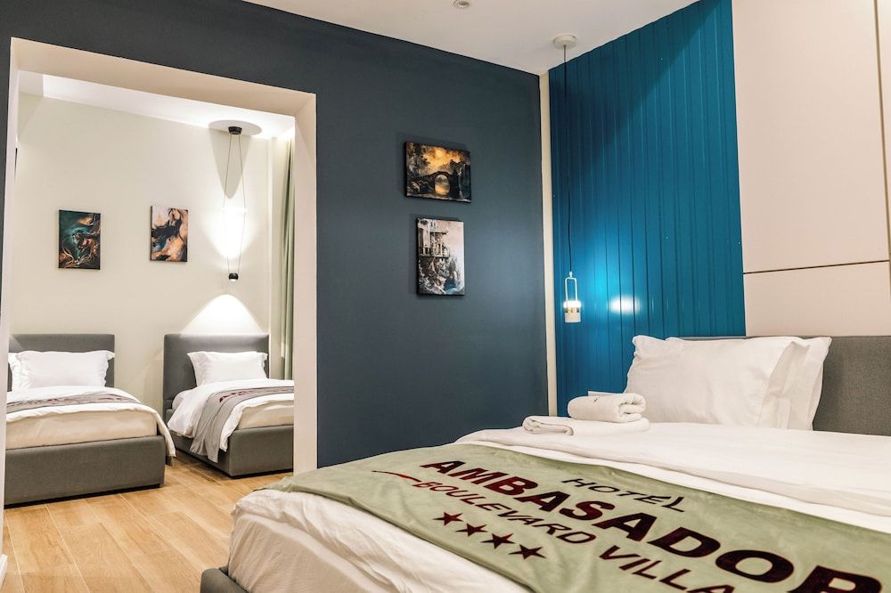 Ambasador Hotel Quadruple Room 6