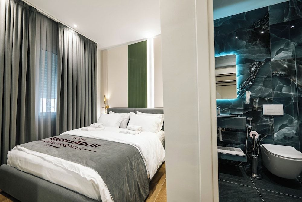 Ambasador Hotel Double Room 7