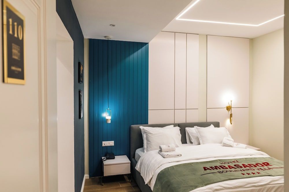 Ambasador Hotel Quadruple Room 4