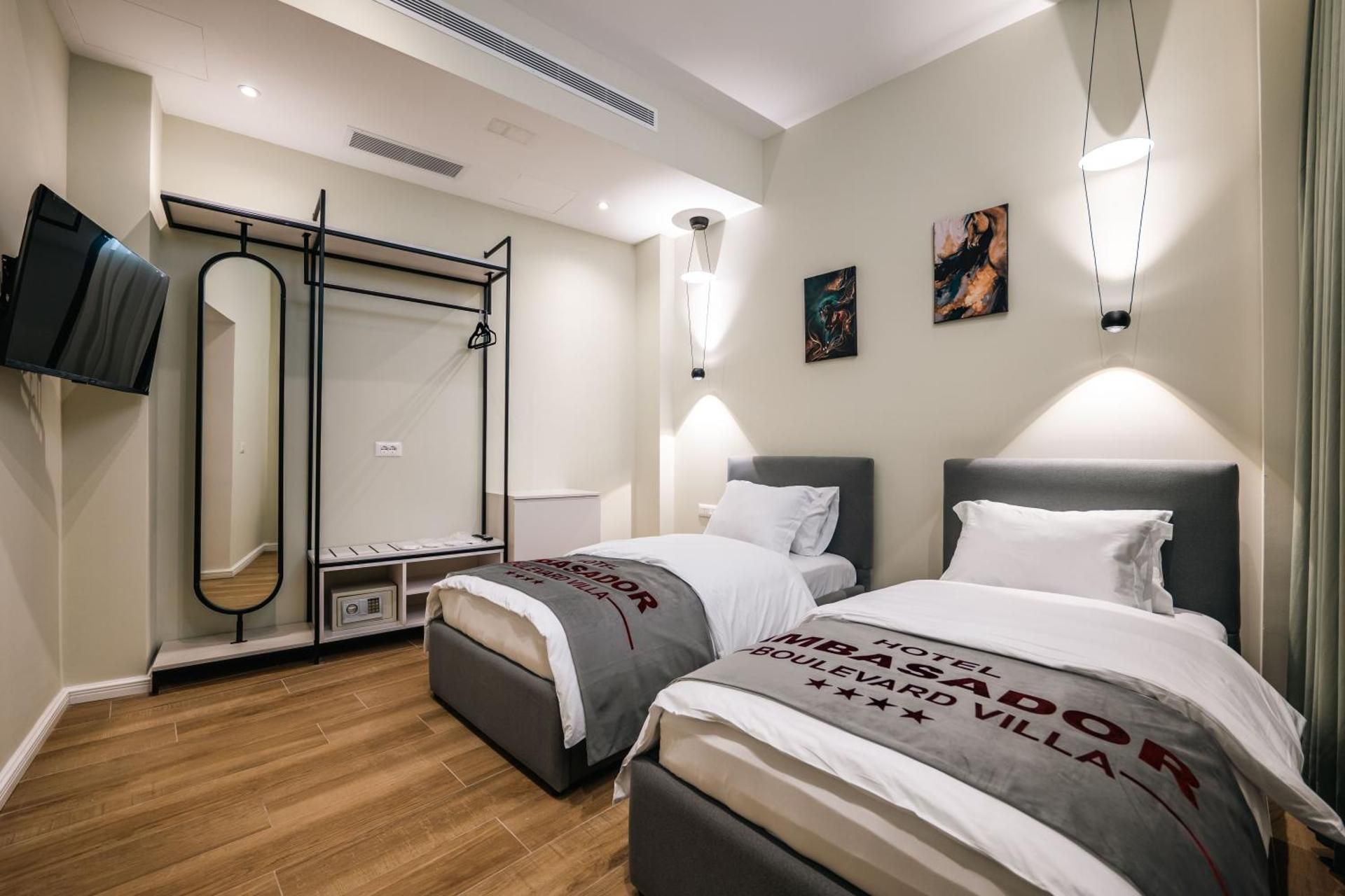 Ambasador Hotel Quadruple Room 12