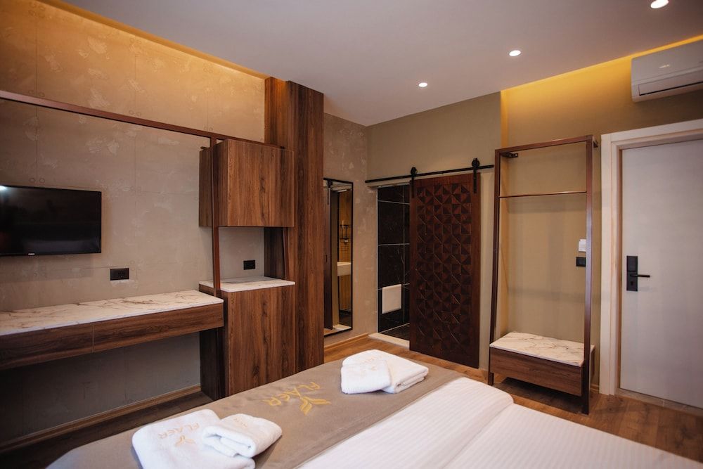 Hotel Flaer Comfort Double Room, Balcony, Lake View 16