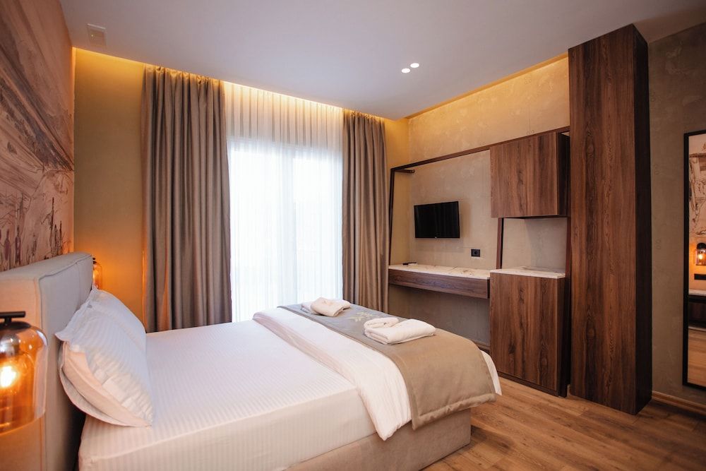 Hotel Flaer Comfort Double Room, Balcony, Lake View