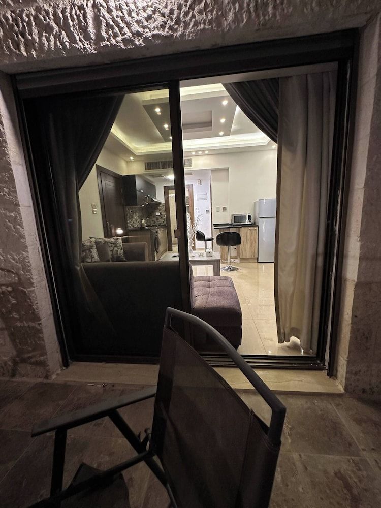 Abdoun Rooftop 2bedroom Kh&sh 02 Apartment, 2 Bedrooms, Accessible, Smoking 23