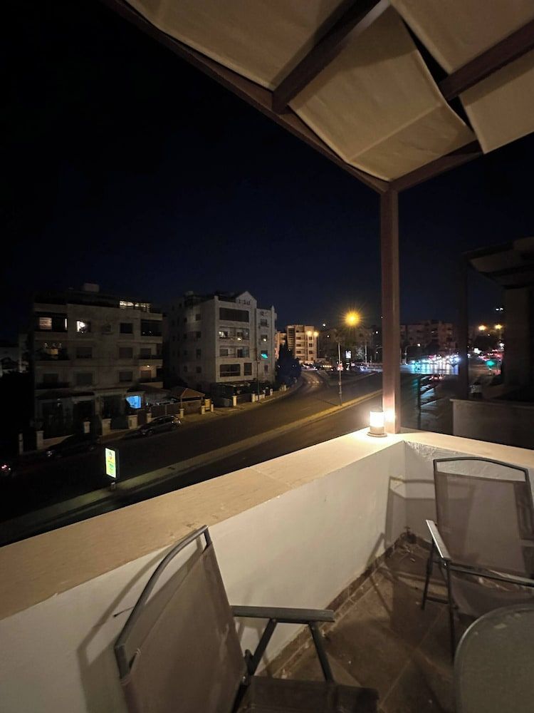 Abdoun Rooftop 2bedroom Kh&sh 02 Apartment, 2 Bedrooms, Accessible, Smoking 29