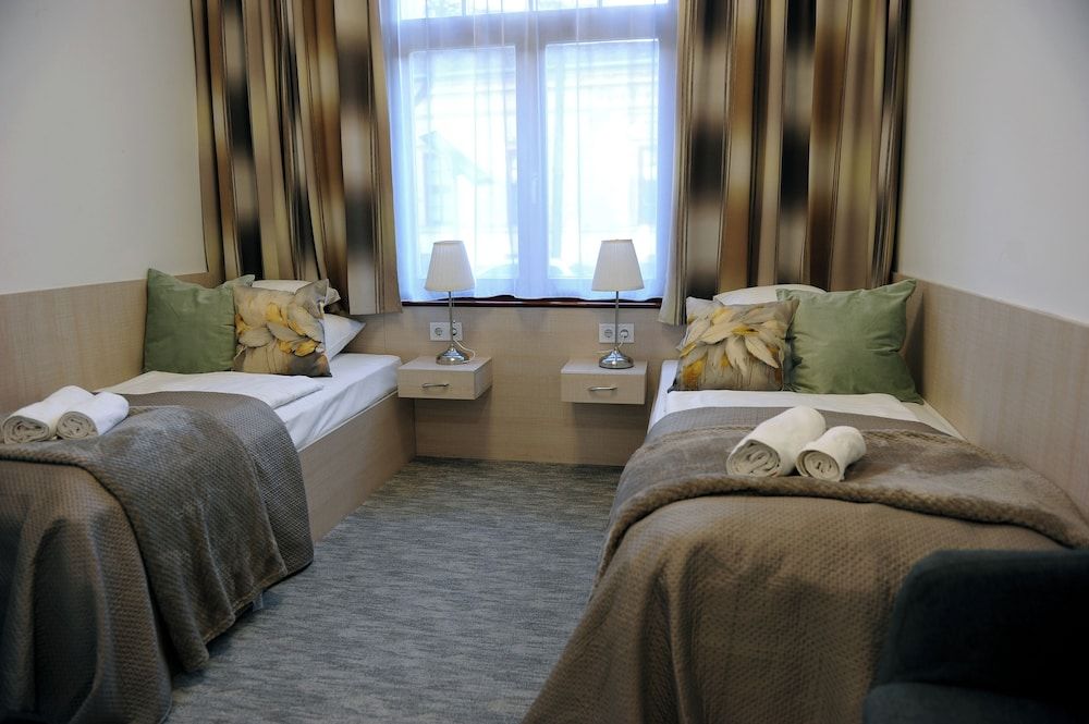 Hotel Három Gúnár Standard Double or Twin Room, City View 2