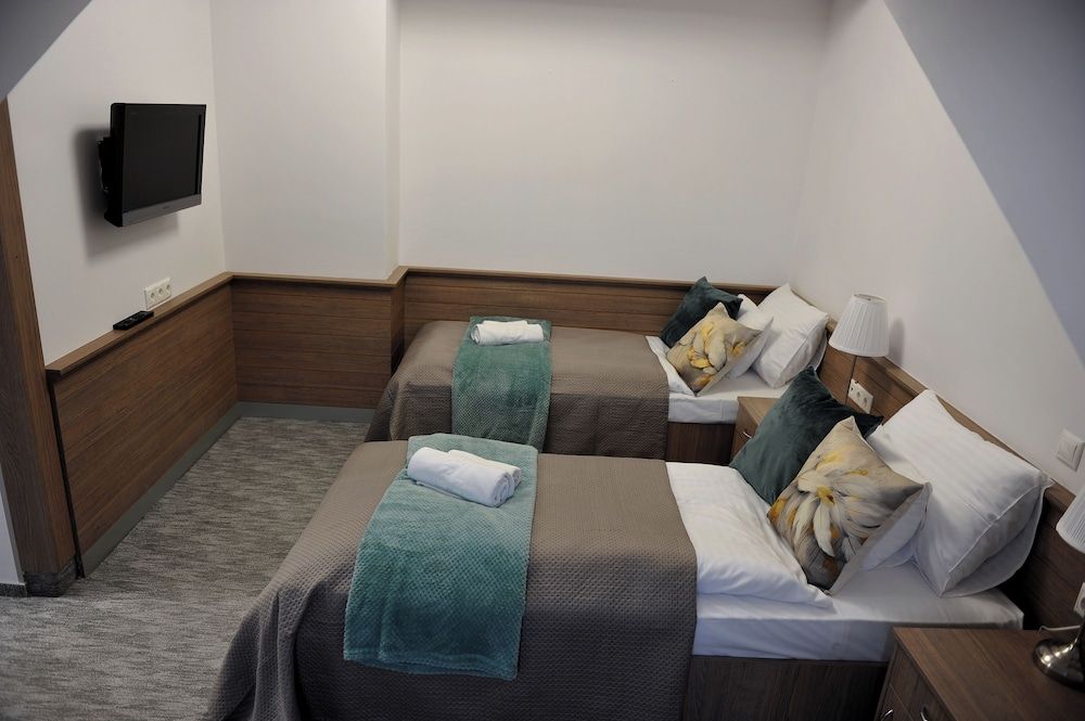 Hotel Három Gúnár Standard Double or Twin Room, City View 3