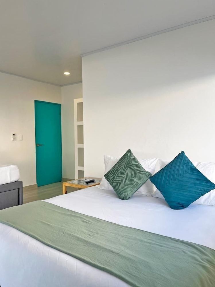 Zaba Beach House Deluxe Quadruple Room