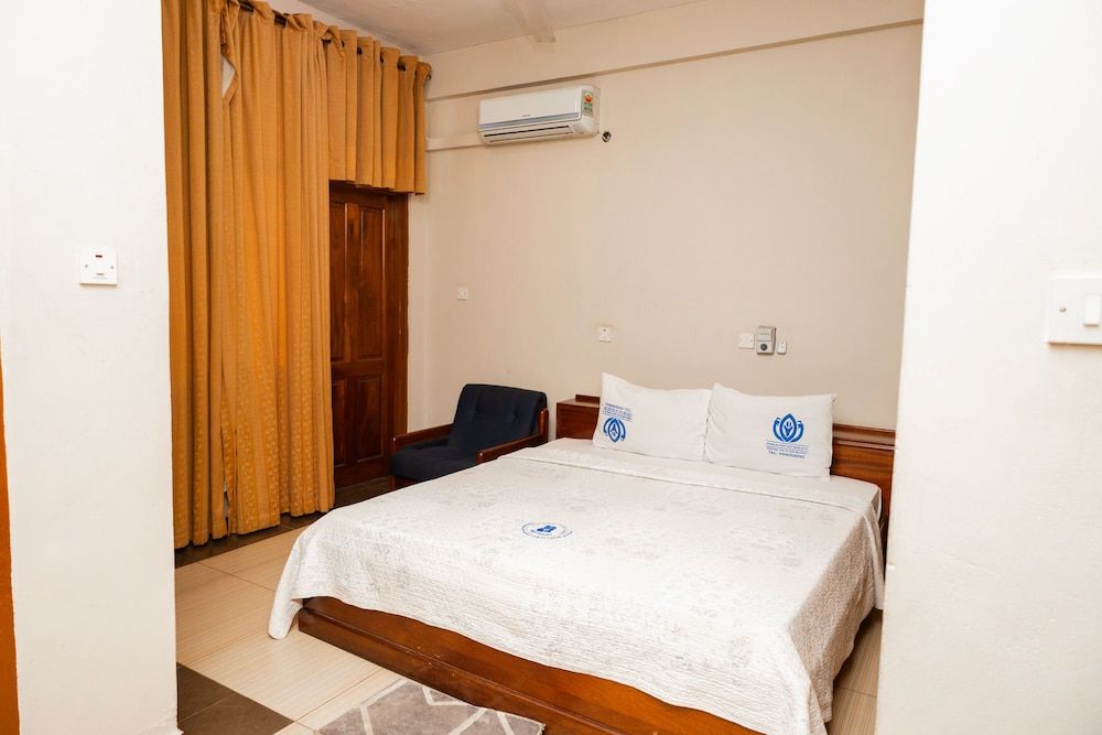 Freeman Methodist Guest House Standard Room 2