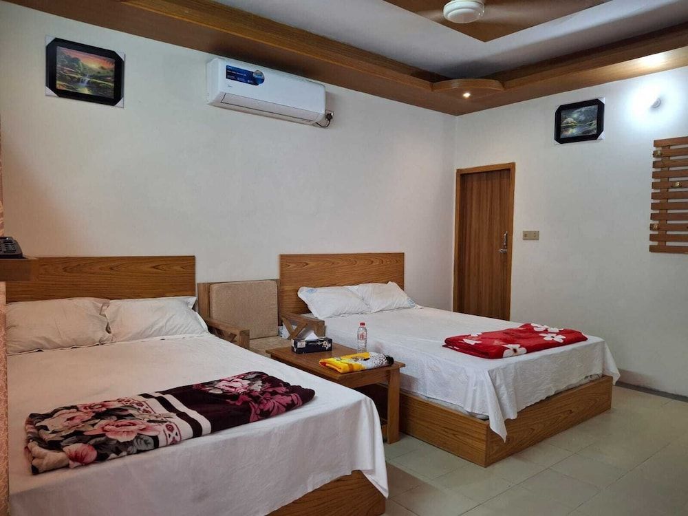 Hotel Dhanmondi Family Double Room