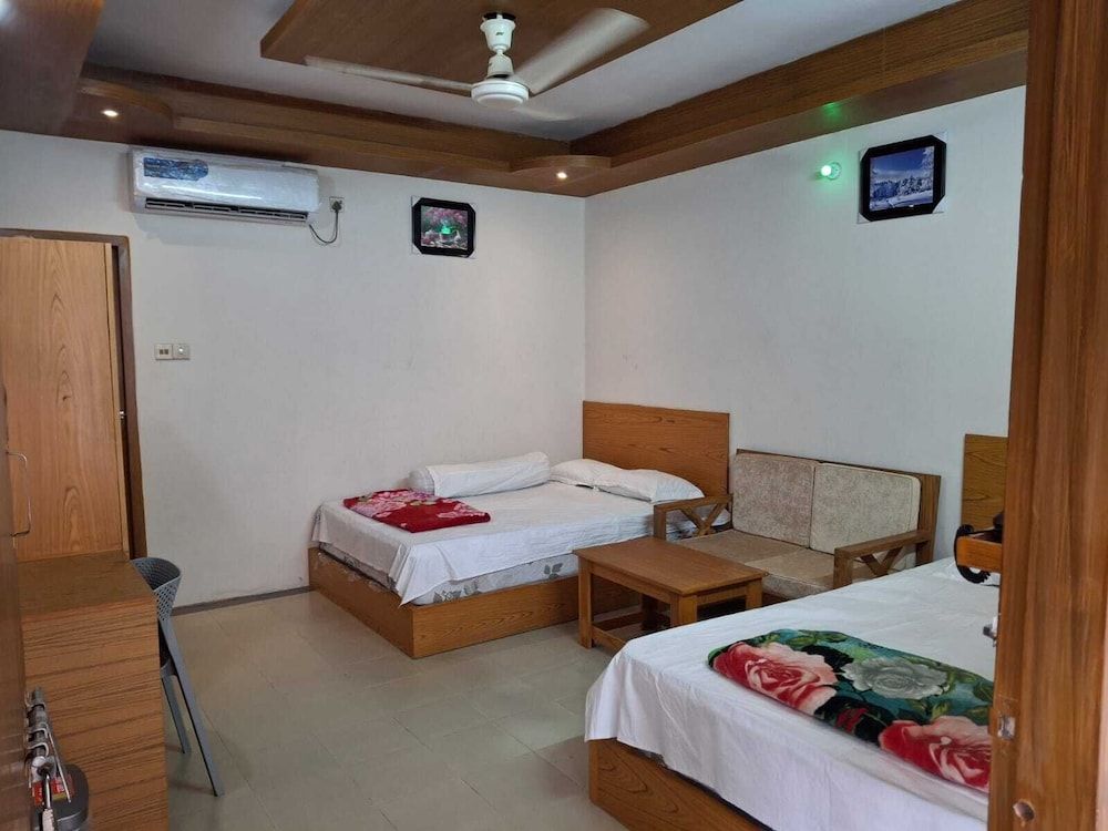 Hotel Dhanmondi Family Double Room 2